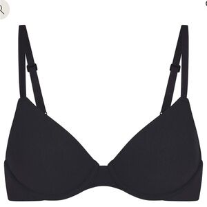 SKIMS fits everybody t shirt bra size 32A